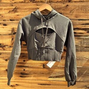 HALARA | NWT Black Cropped Hoodie S